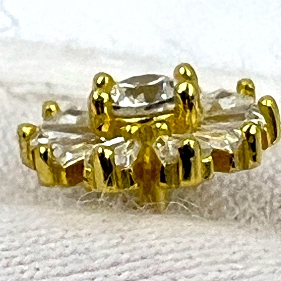 RACHEL ASHWELL, STERLING SILVER WITH CUBIC ZIRCONIA 2 STUD EARRINGS, GOLD COLOR - Picture 5 of 16